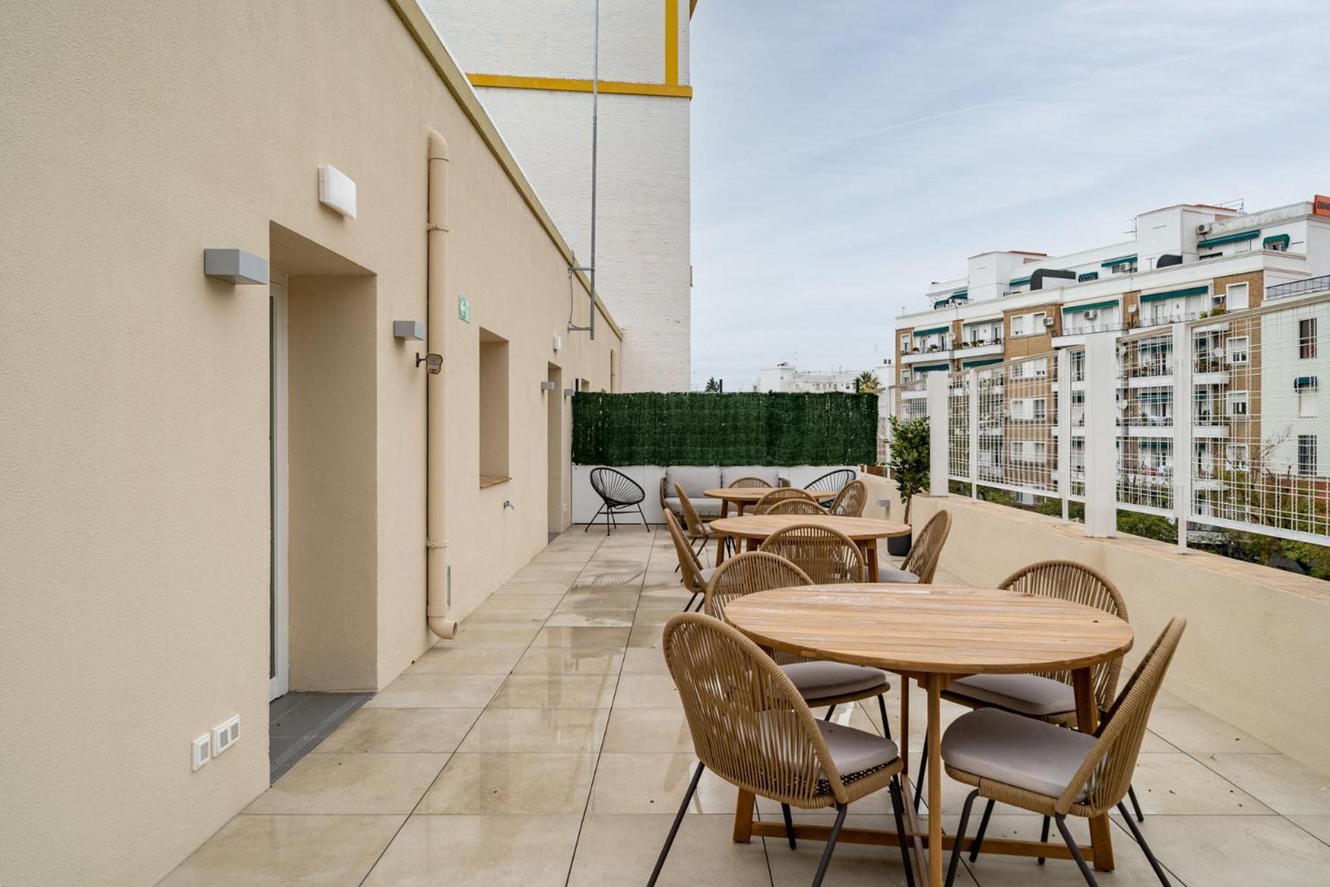 Limehome Sevilla Ronda De Capuchinos Exterior photo